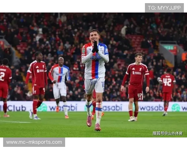 “英超激烈角逐：夺冠悬念持续升温”，英超争冠